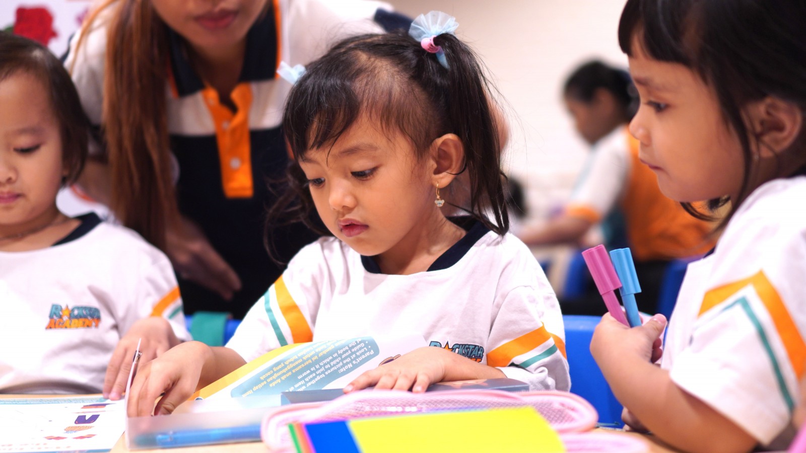 Raising Critical Thinkers: How to Teach Kids Critical Thinking Skills